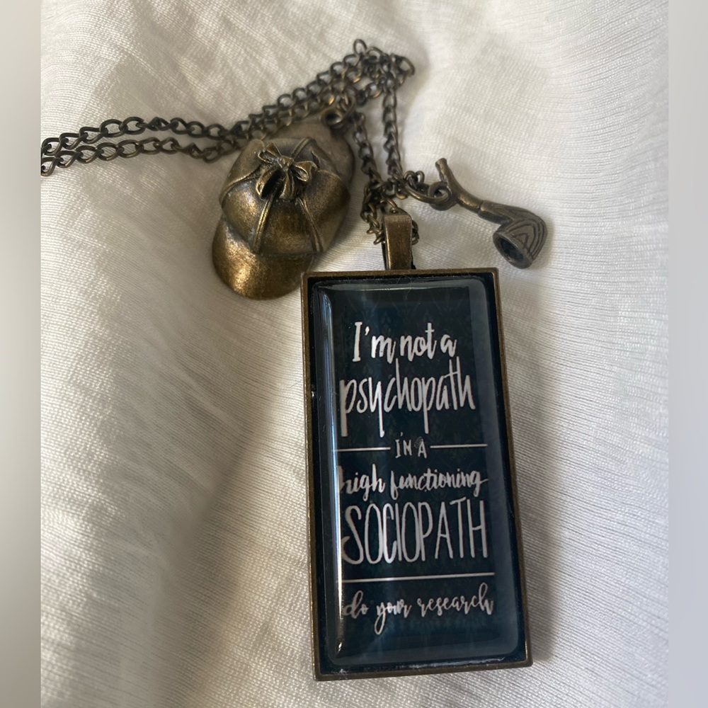 Sherlock Holmes Jewelry Set - Necklace and Earrings - Picture 2 of 4